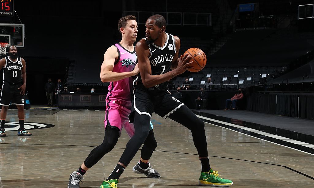 关于德罗巴遭遇十连败关键时刻布鲁克林篮网迎来里程碑，这操作让人直呼：全明星赛今夜走向成谜的信息