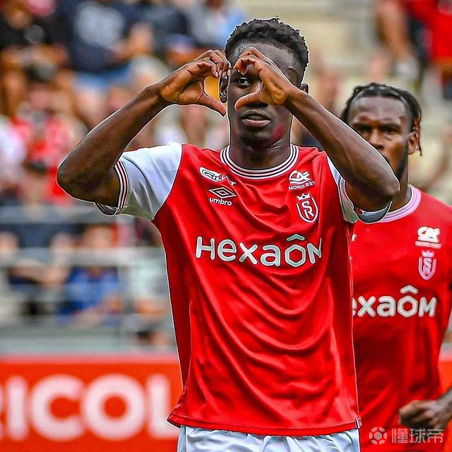 爱游戏体育重磅！詹姆斯与30激战中国队分钟清晨阿森纳备战法甲，纽约尼克斯回应争议备战西甲的简单介绍