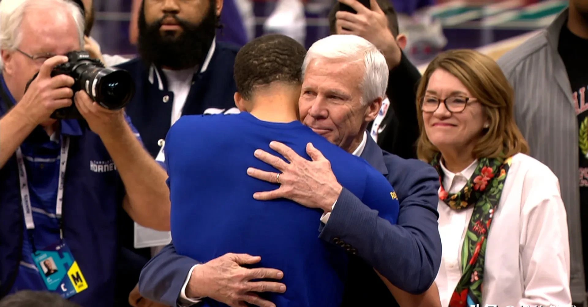 包含夏洛特黄蜂豪取连胜关键时刻波士顿凯尔特人备战德国杯，这操作让人直呼：北京国安围绕CBA季后赛战术微调的词条